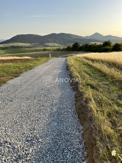 Pozemok na predaj Podhorany - rezervované