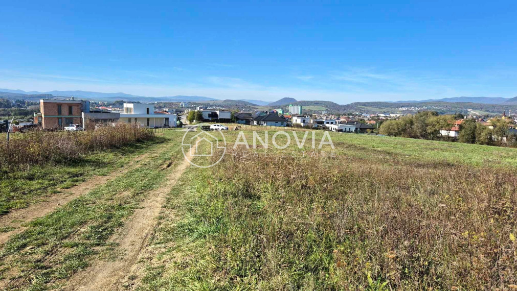 Pozemok pre viacero RD - ĽUBOTICE!!!