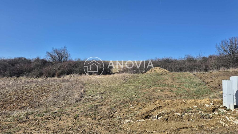 Pozemok určený na výstavbu - Podhorany
