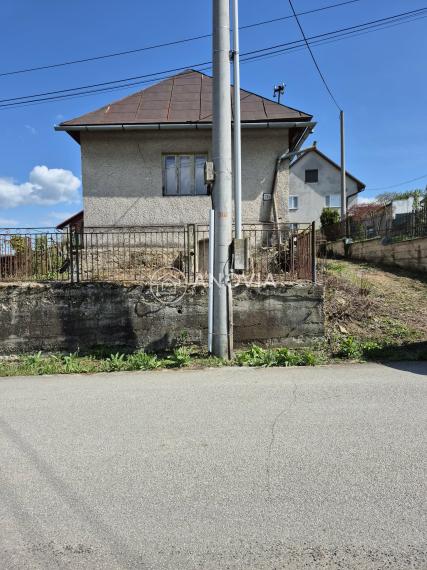 Rodinný dom s veľkým potenciálom v obci Raslavice