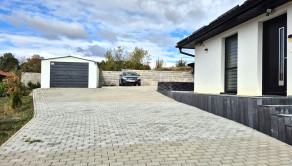Kompletne zariadená novostavba s dokončeným exteriérom!!! - fotografia 2