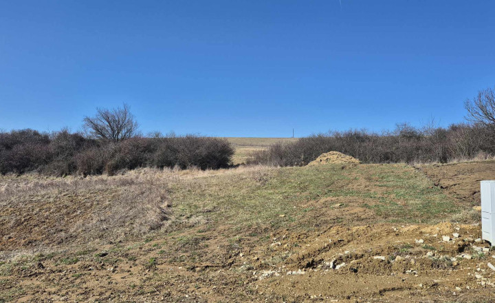 Pozemok určený na výstavbu - Podhorany - fotografia 2